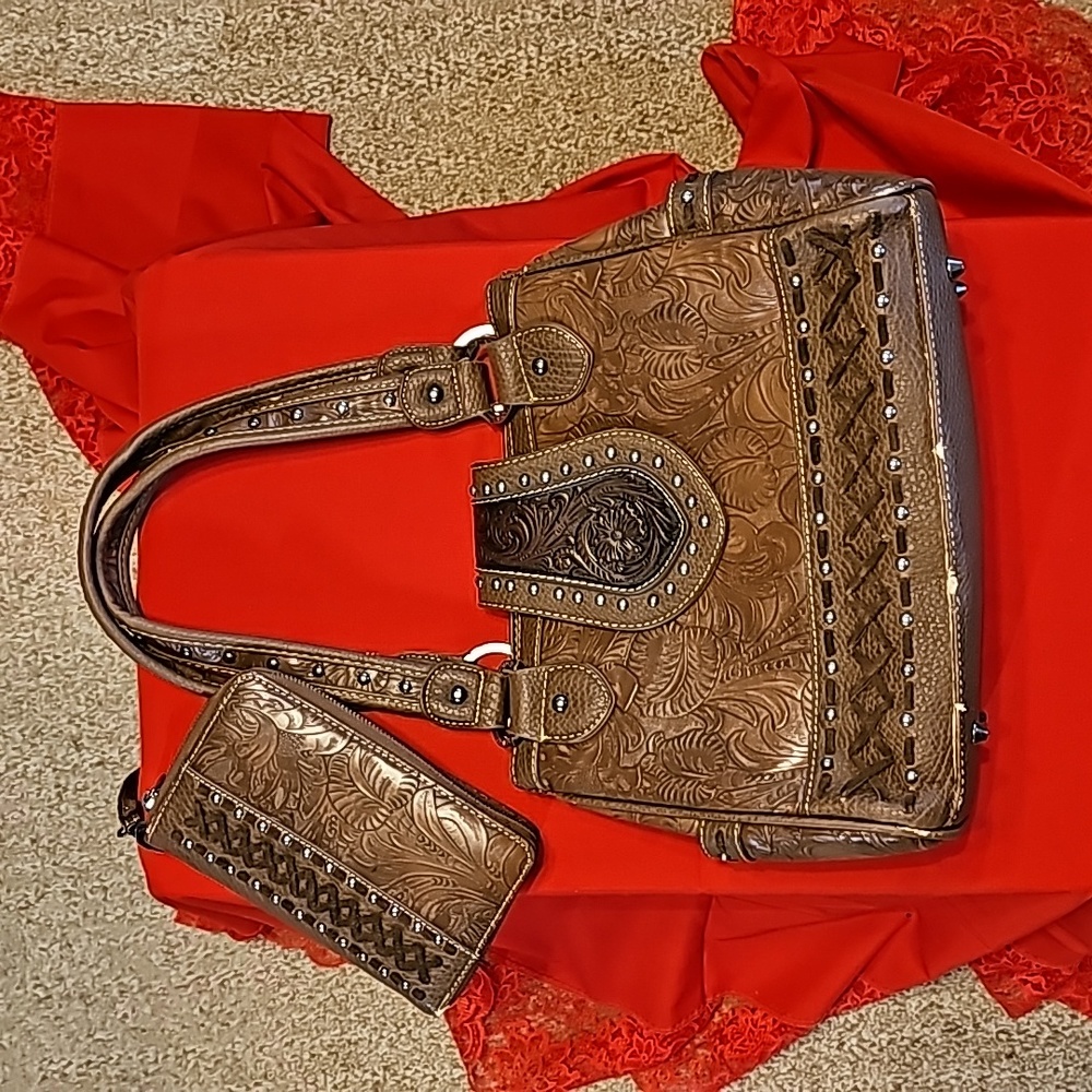Trinity Ranch western style purse and matching wallet.